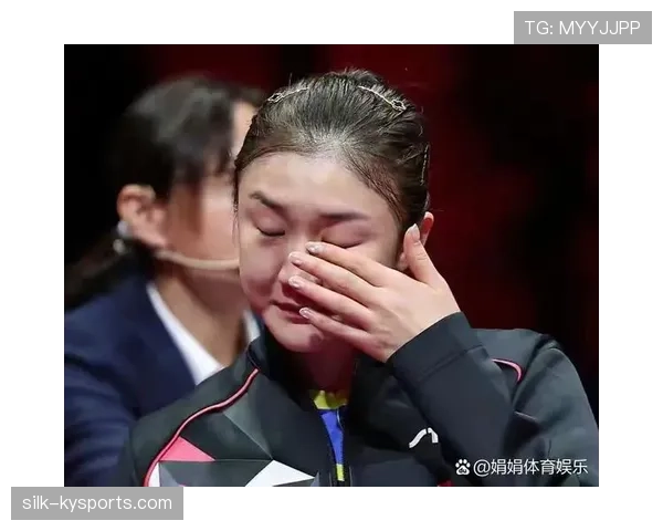 陈梦训练完偷偷吃火锅被拍,这自律人设差点绷不住了 陈梦训练完偷偷吃火锅被拍,这自律人设差点绷不住了